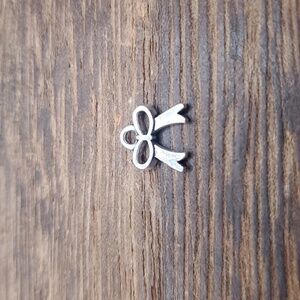 Delicate small sterling ribbon charm‎ P136
